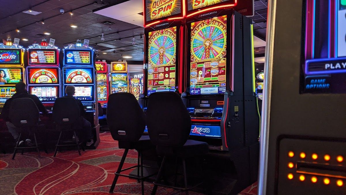 Pure Casino Edmonton – Poker photo 3