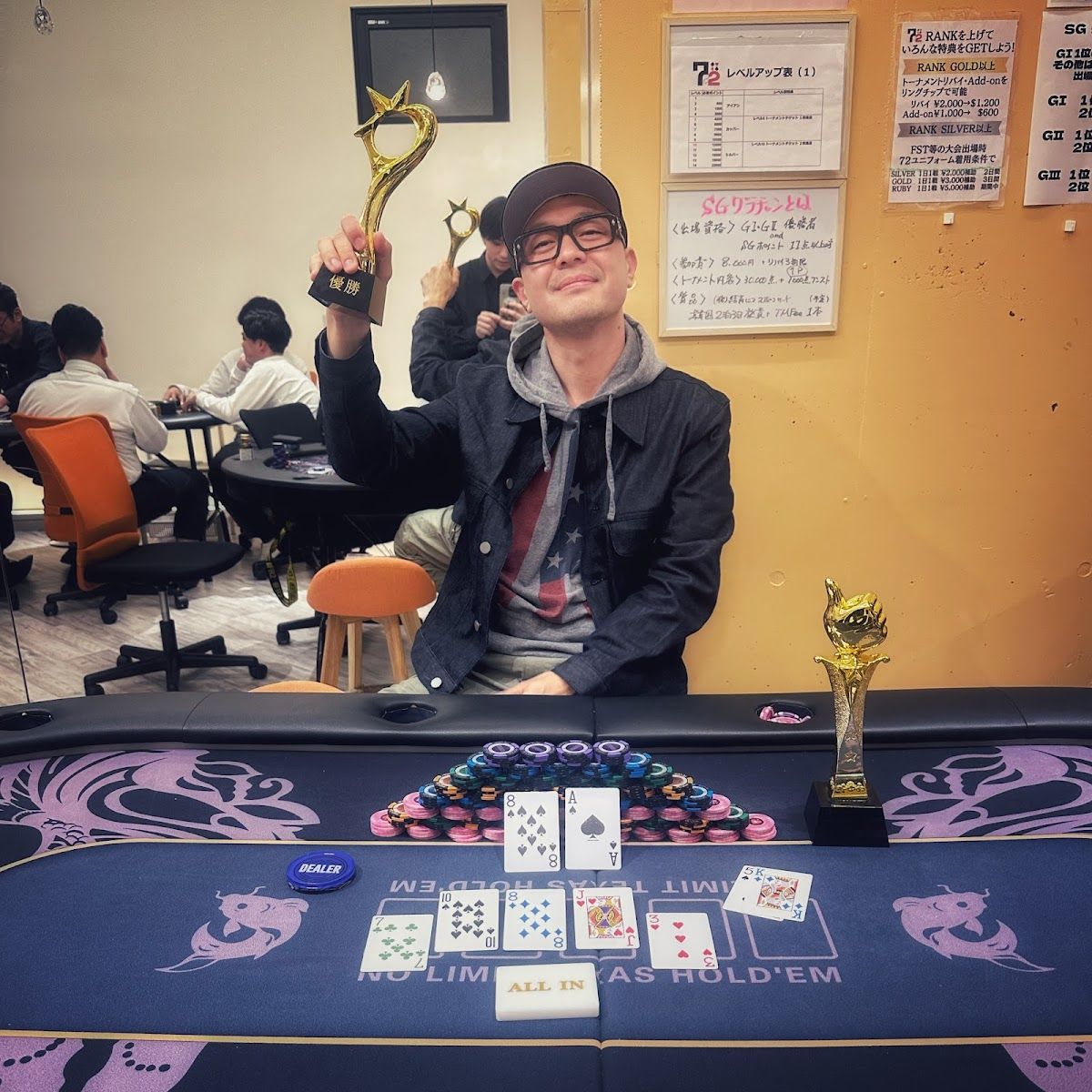 ポーカー 72（セブン・ツー）Poker 天神 photo 8