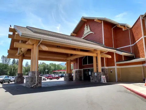 Twin Pine Casino and Hotel - Casino in Middletown, United States