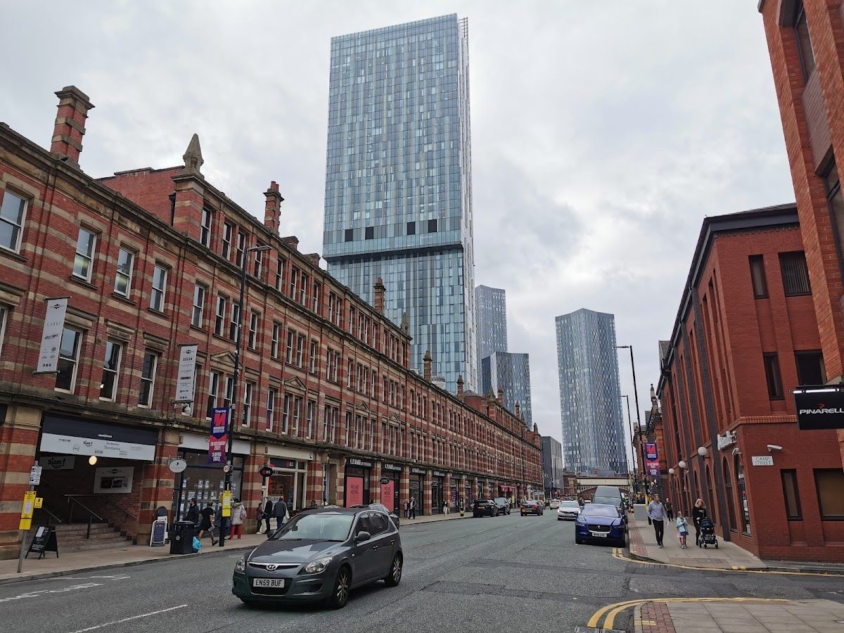 Manchester235 photo 6