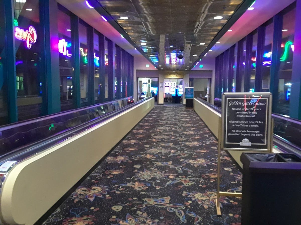Golden Gates Poker Parlour photo 4