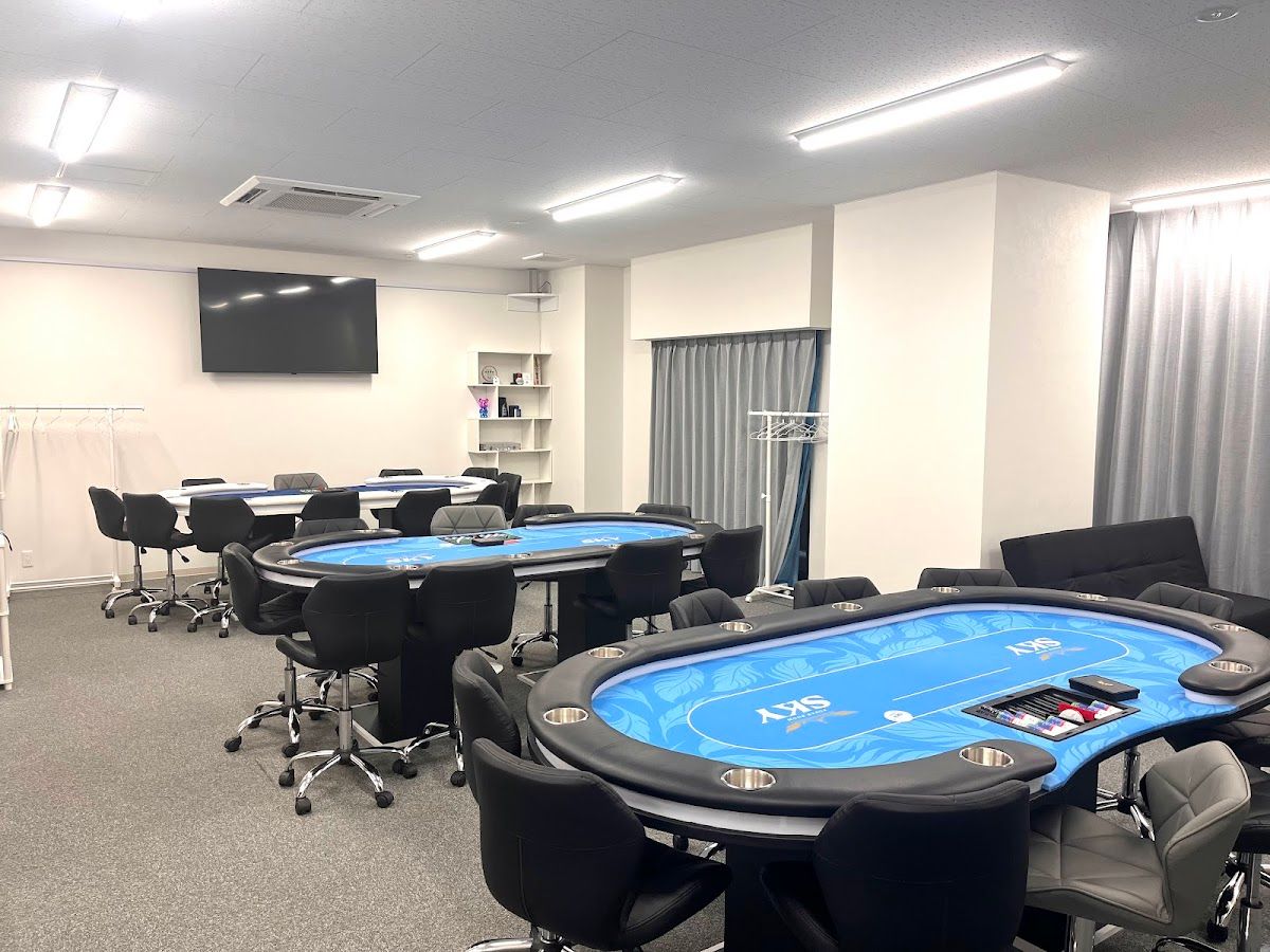 Poker room SKY photo 7