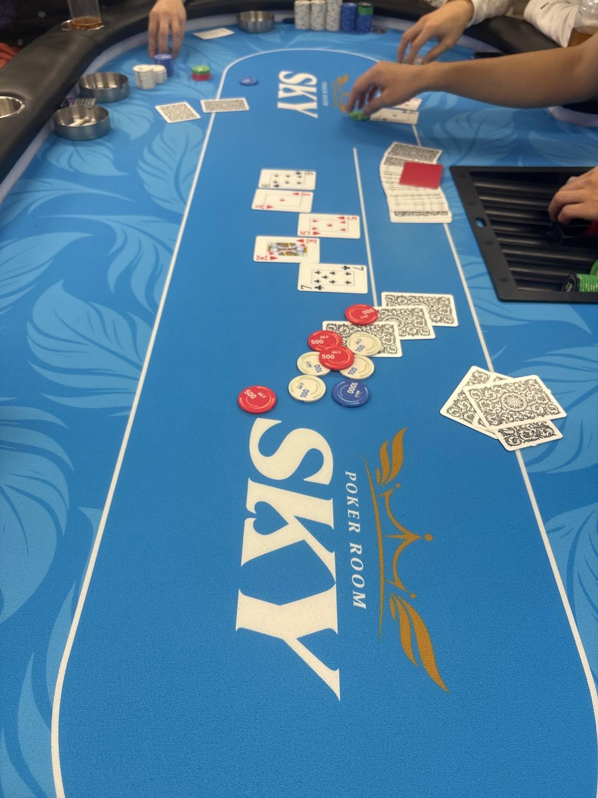 Poker room SKY photo 8