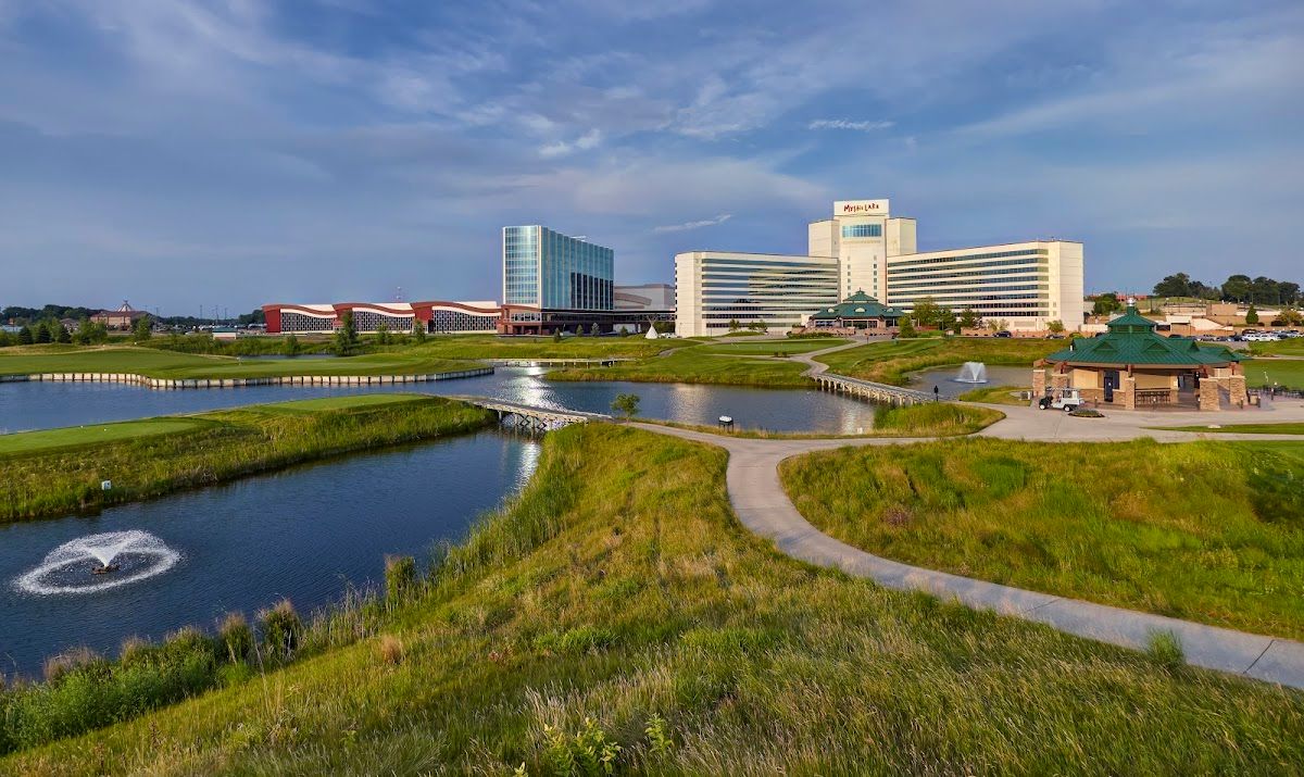 Mystic Lake Casino Hotel - Casino in Prior Lake, United States