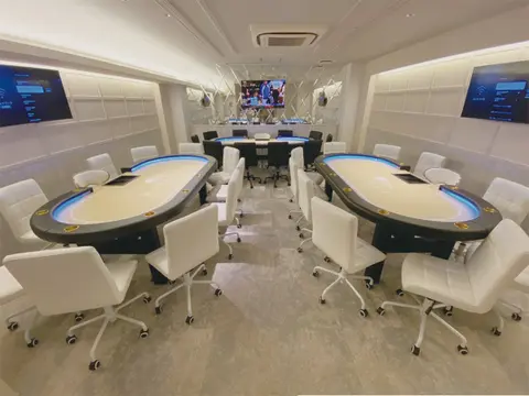 アミューズメントカジノ パラディア名古屋 - Casino in Nagoya, Japan