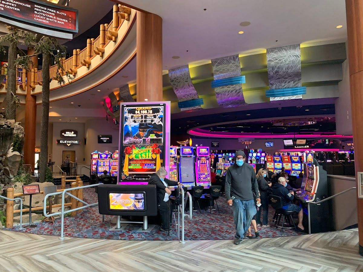 Chinook Winds Casino Resort Poker Room photo 5