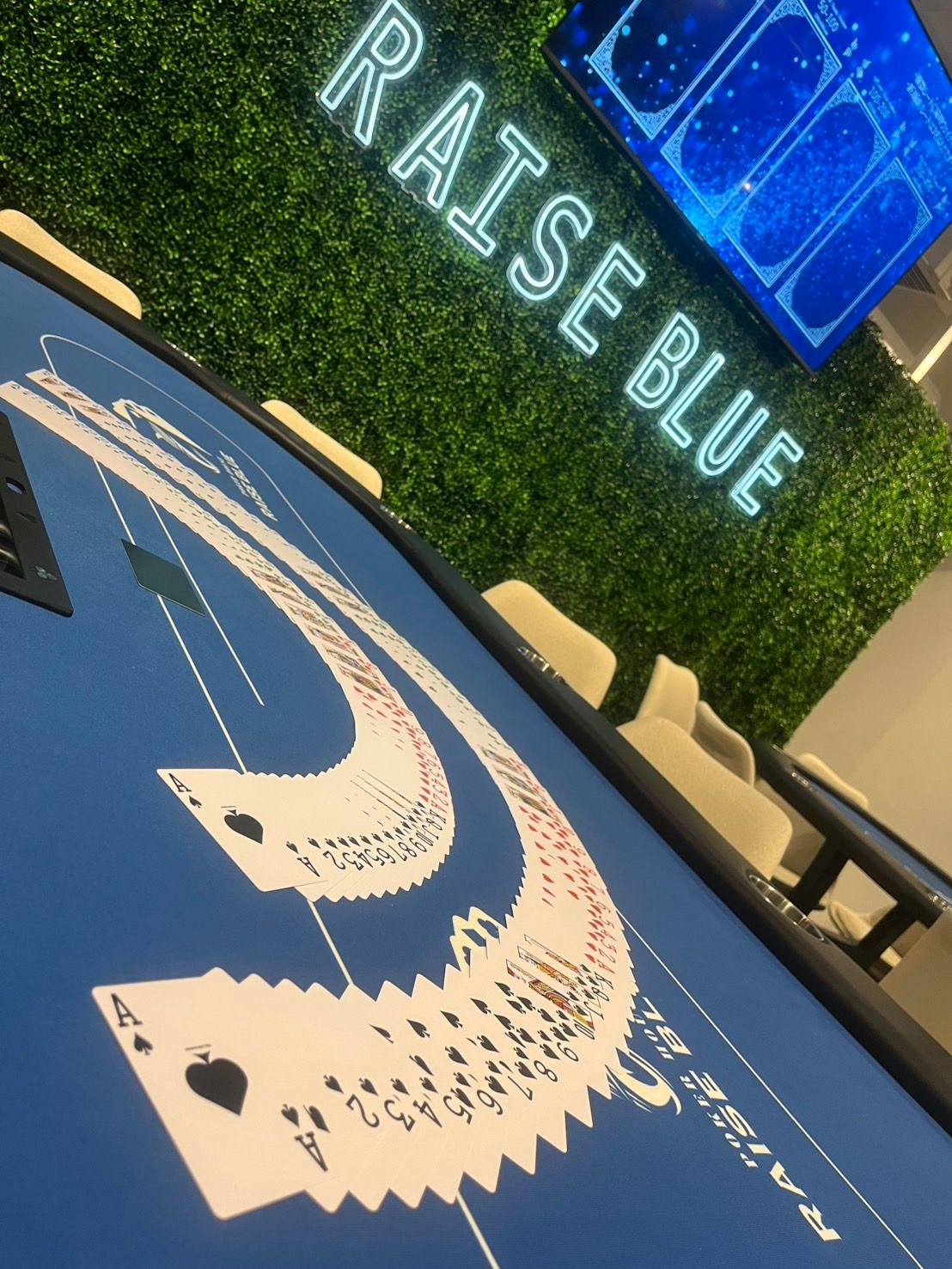 RAISE BLUE ポーカーバー 福岡博多天神店 photo 7