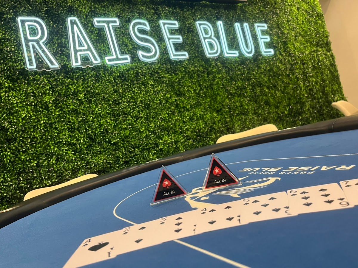 RAISE BLUE ポーカーバー 福岡博多天神店 photo 8