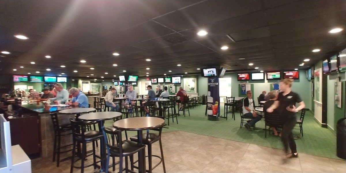 Silk's Poker Room at Tampa Bay Downs photo 9