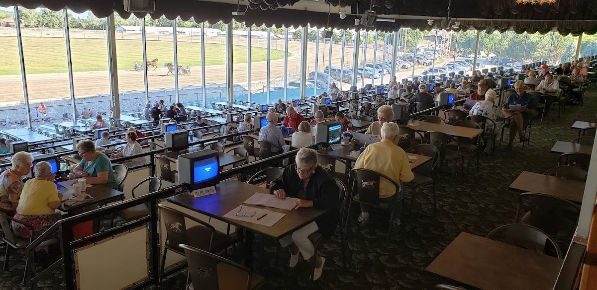 Hiawatha Horse Park Slots photo 5
