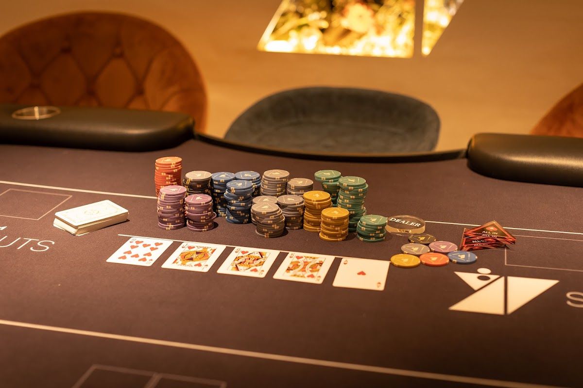 カジノポーカールーム Second Nuts - Casino in Nagoya, Japan