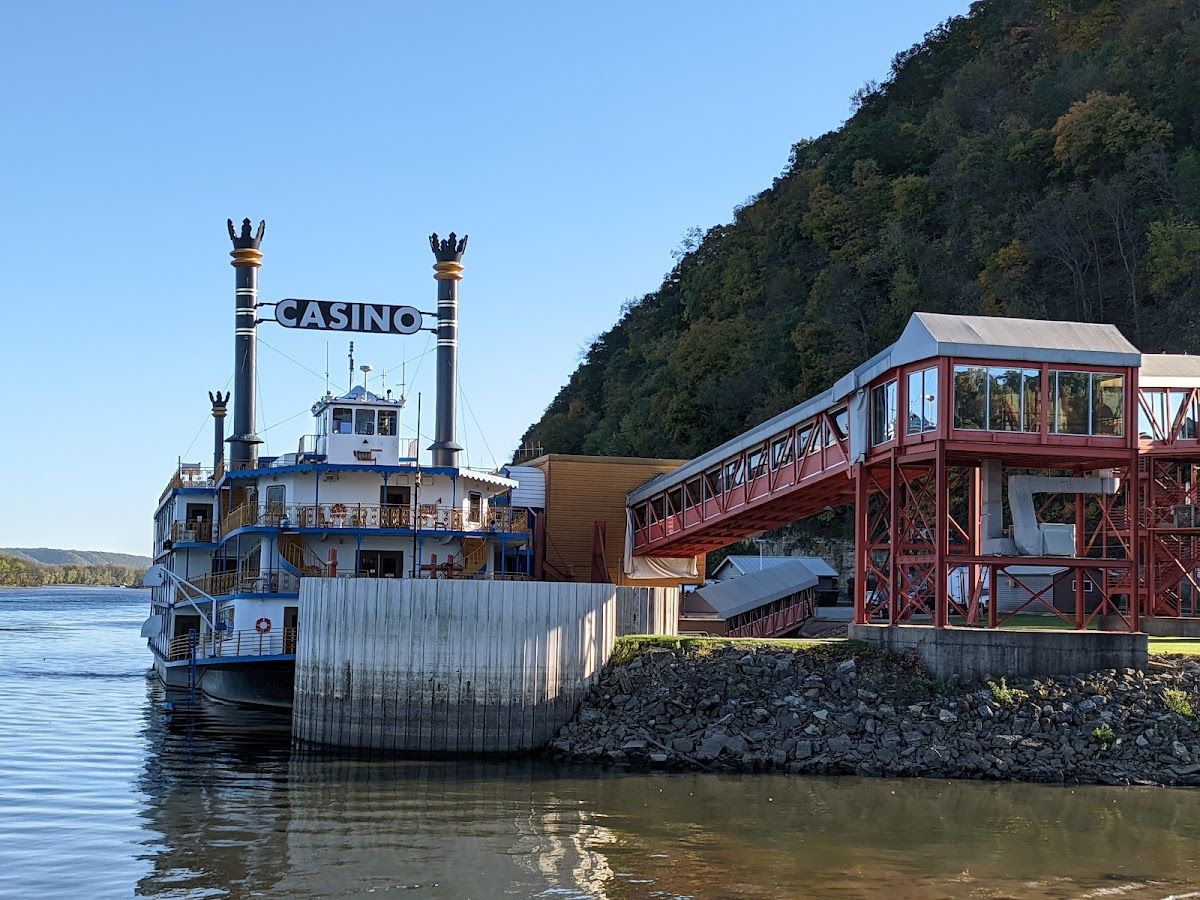Casino Queen Marquette photo 8