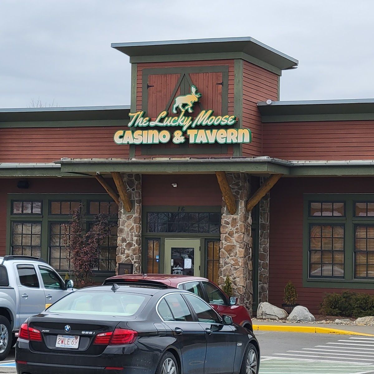 Lucky Moose Casino & Tavern Poker Room - Casino in Nashua, United States