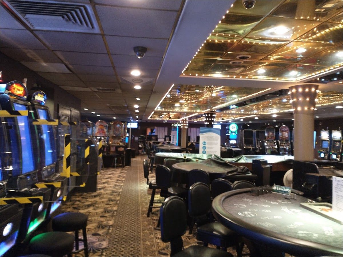 Emerald Princess Casino Cruise photo 4