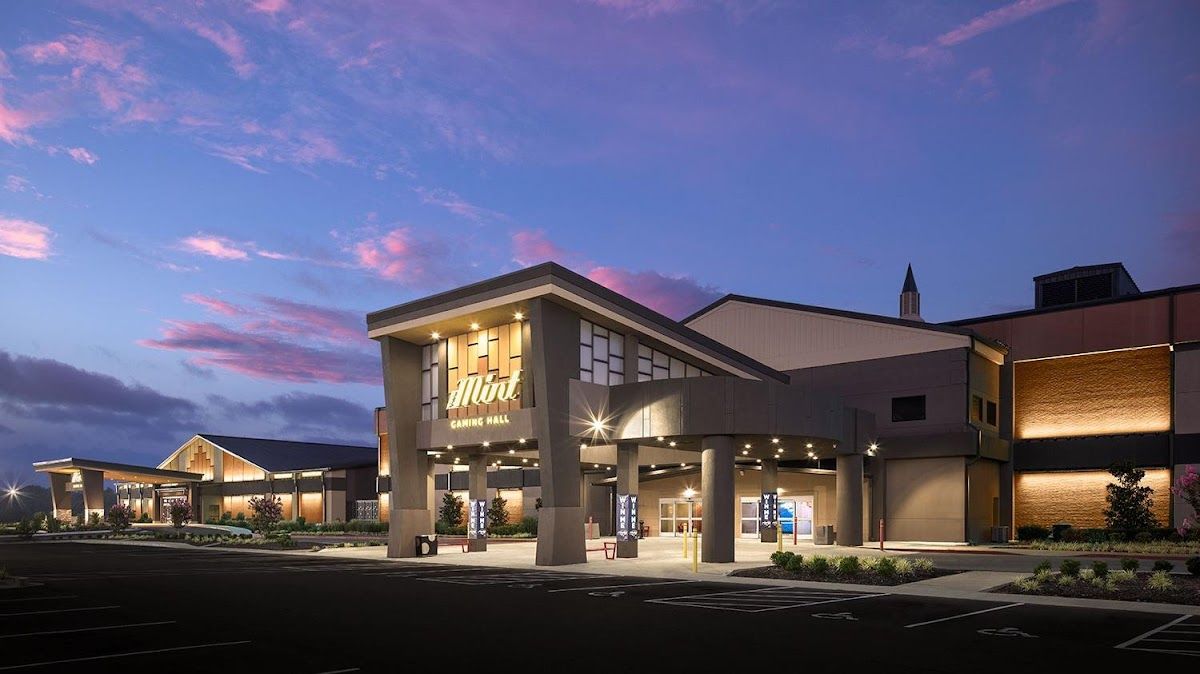 Mint Gaming Hall at Kentucky Downs - Casino in Franklin, United States