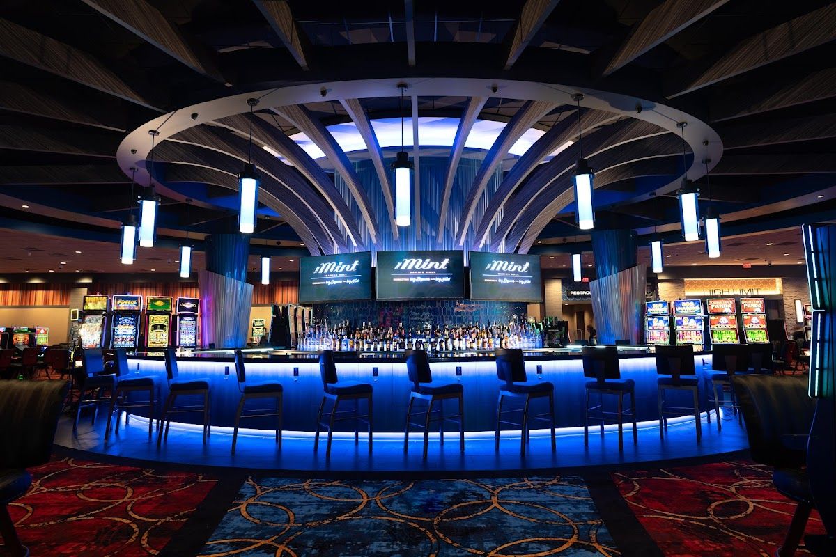 Mint Gaming Hall at Kentucky Downs photo 2