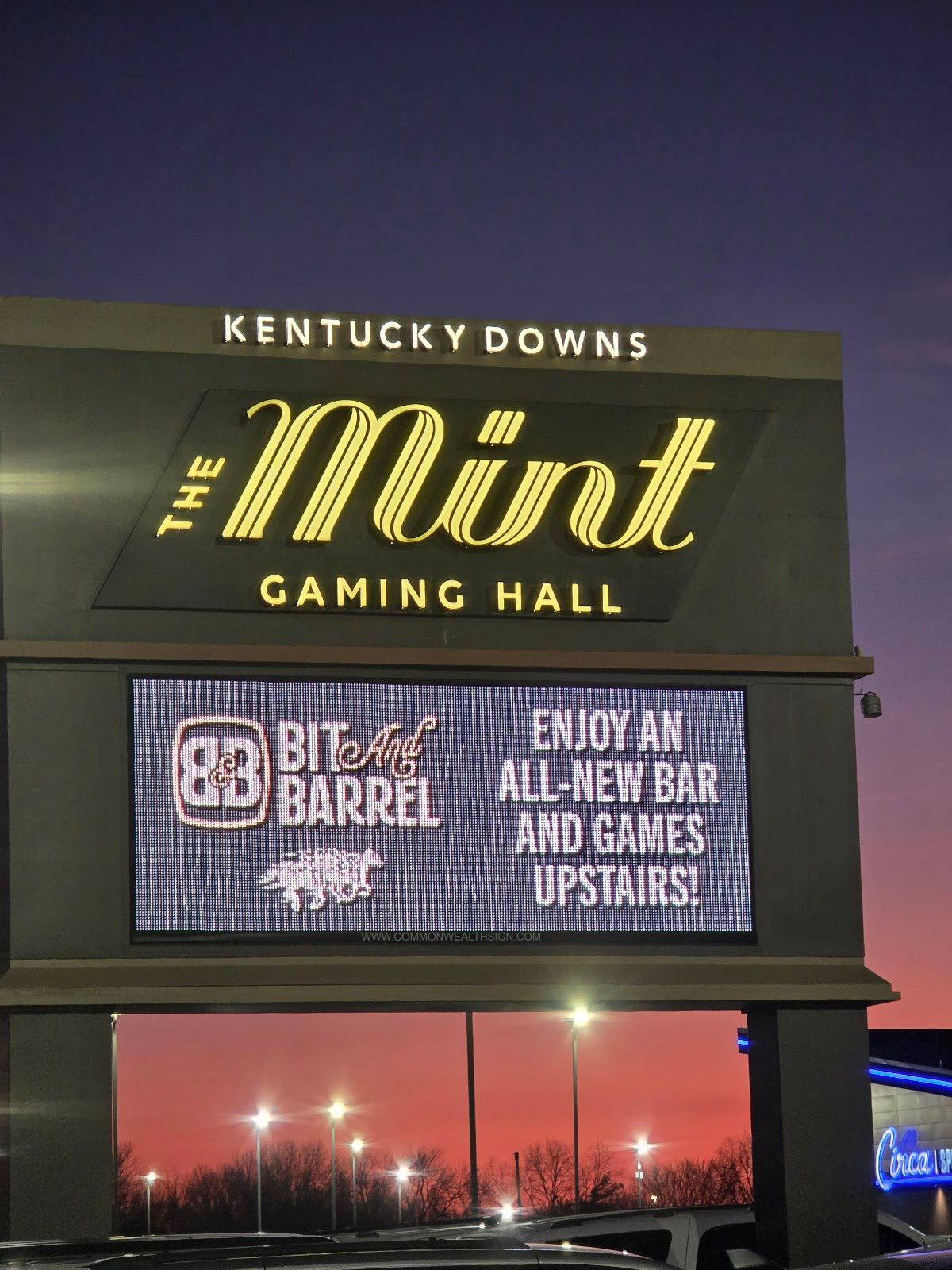 Mint Gaming Hall at Kentucky Downs photo 3