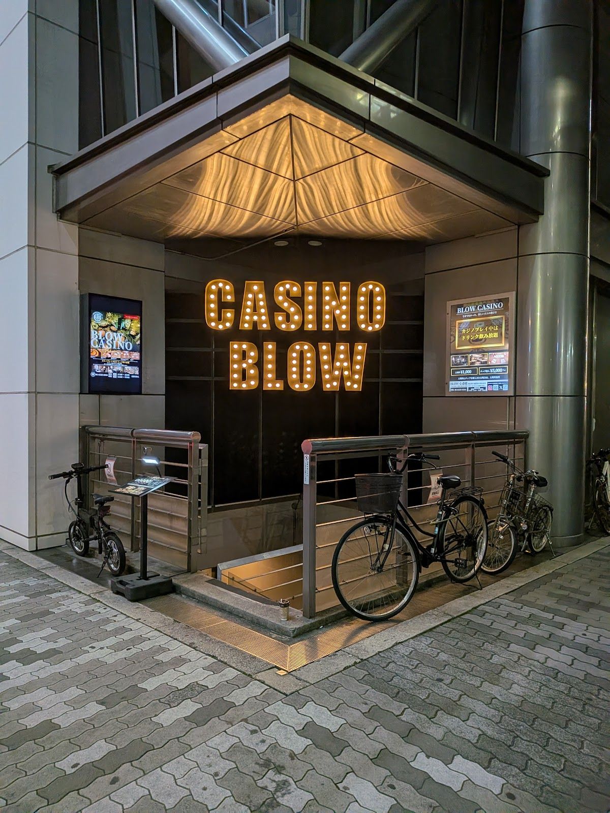 BLOW CASINO Shinsaibashi photo 5