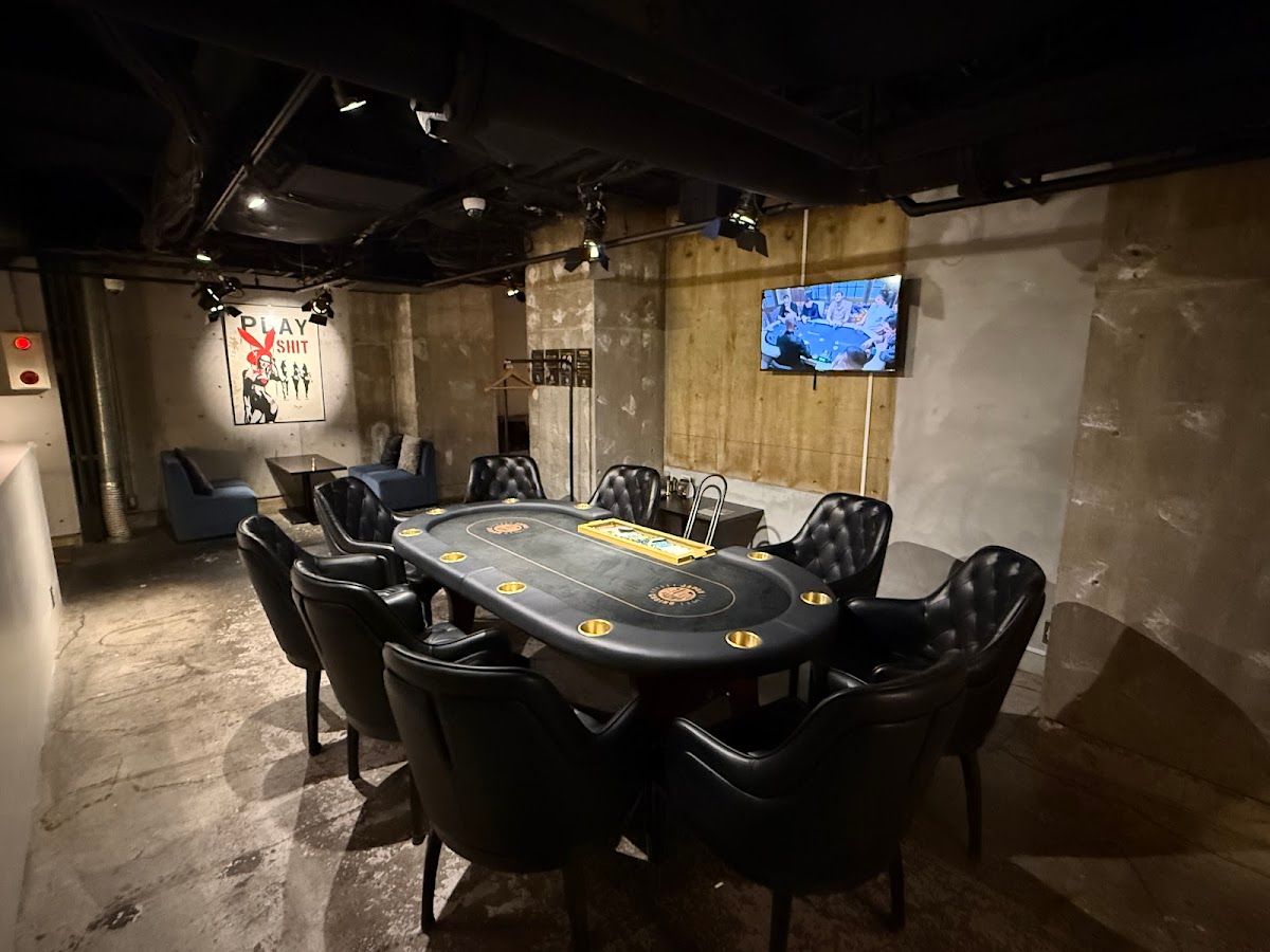 BLOW CASINO Shinsaibashi photo 8