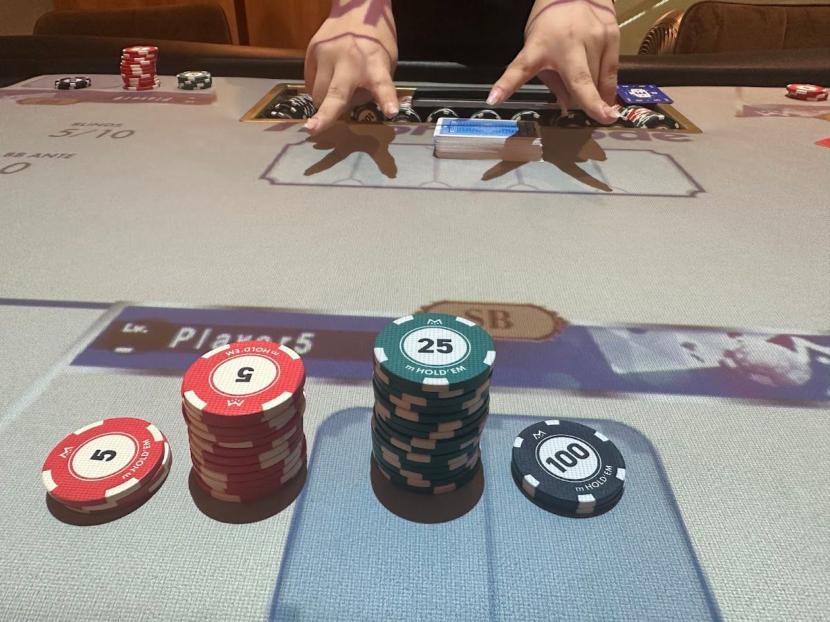 m HOLD'EM 中洲（ポーカーハウス＆バー） photo 3