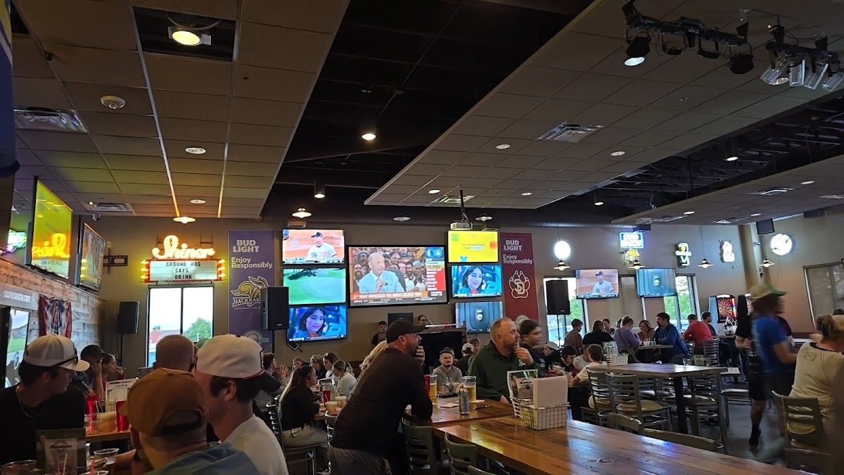 Shenanigans Sports Bar Video Lottery photo 4