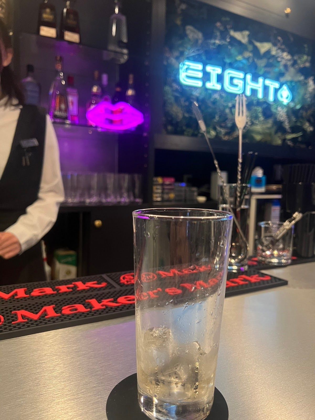 eight 横浜 poker & bar photo 4
