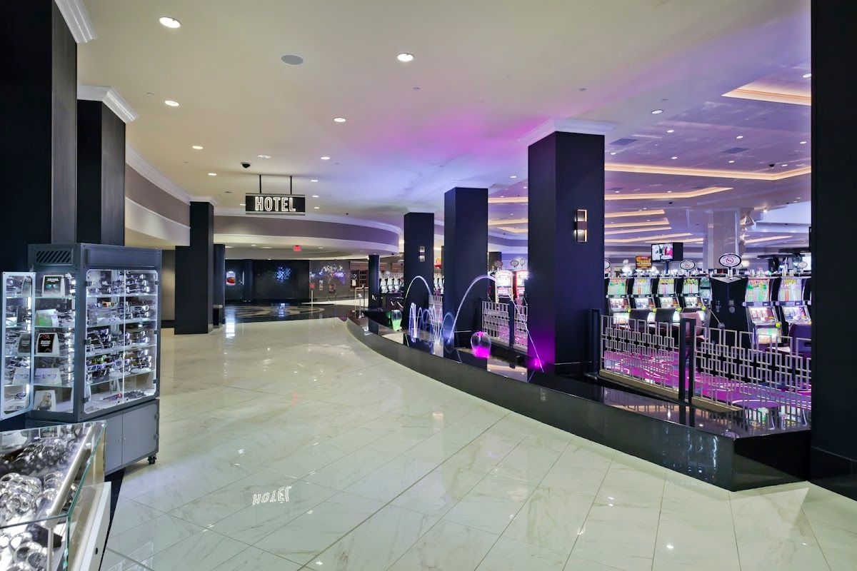 Riverside Casino & Golf Resort photo 8