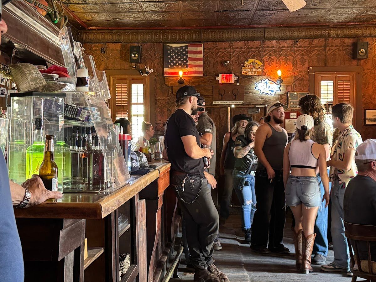 Pioneer Saloon photo 5