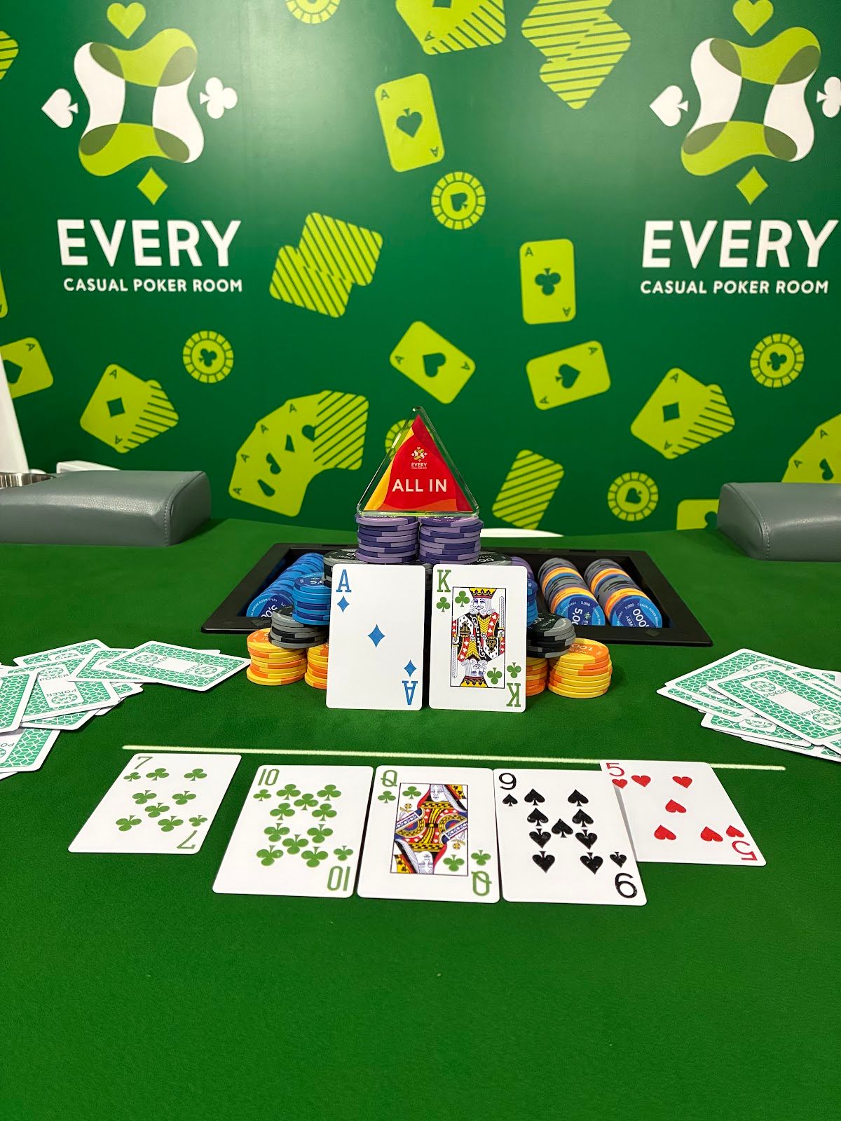 CASUAL POKER ROOM EVERY 五反田（ポーカールーム） photo 6