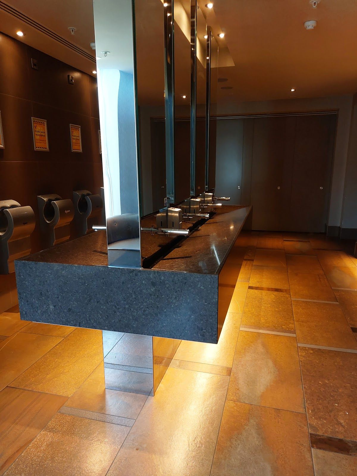 Victoria Gate Casino – Poker photo 9