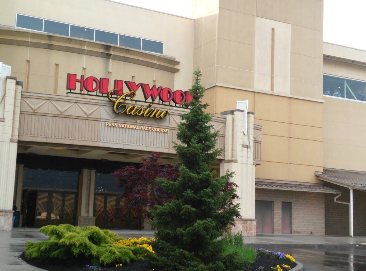 Hollywood Casino at Penn National Race Course – Poker photo 4