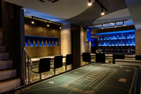 横浜ポーカーBAR GOLD JOKER 関内店 - Casino in Yokohama, Japan