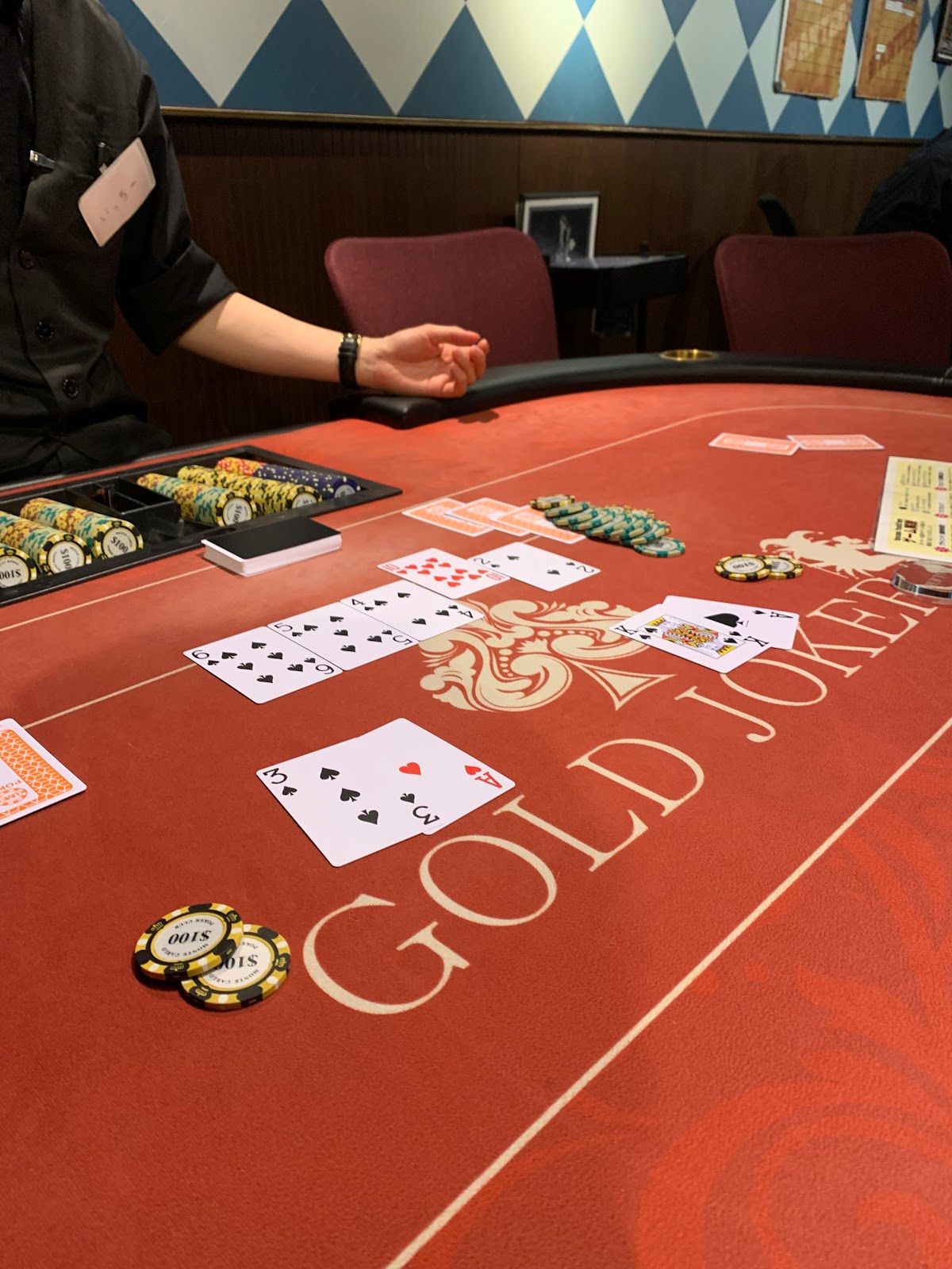 横浜ポーカーBAR GOLD JOKER 関内店 photo 7
