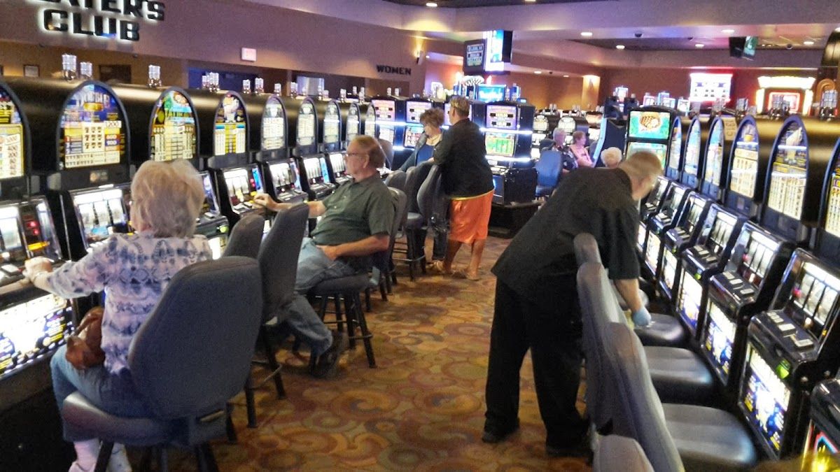 Wild Rose Casino & Hotel Emmetsburg photo 7