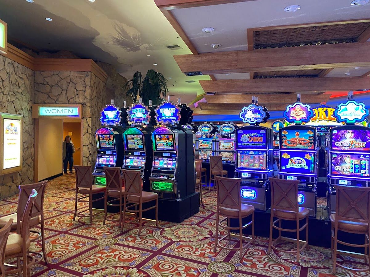 CasaBlanca Resort Casino Poker Room photo 8