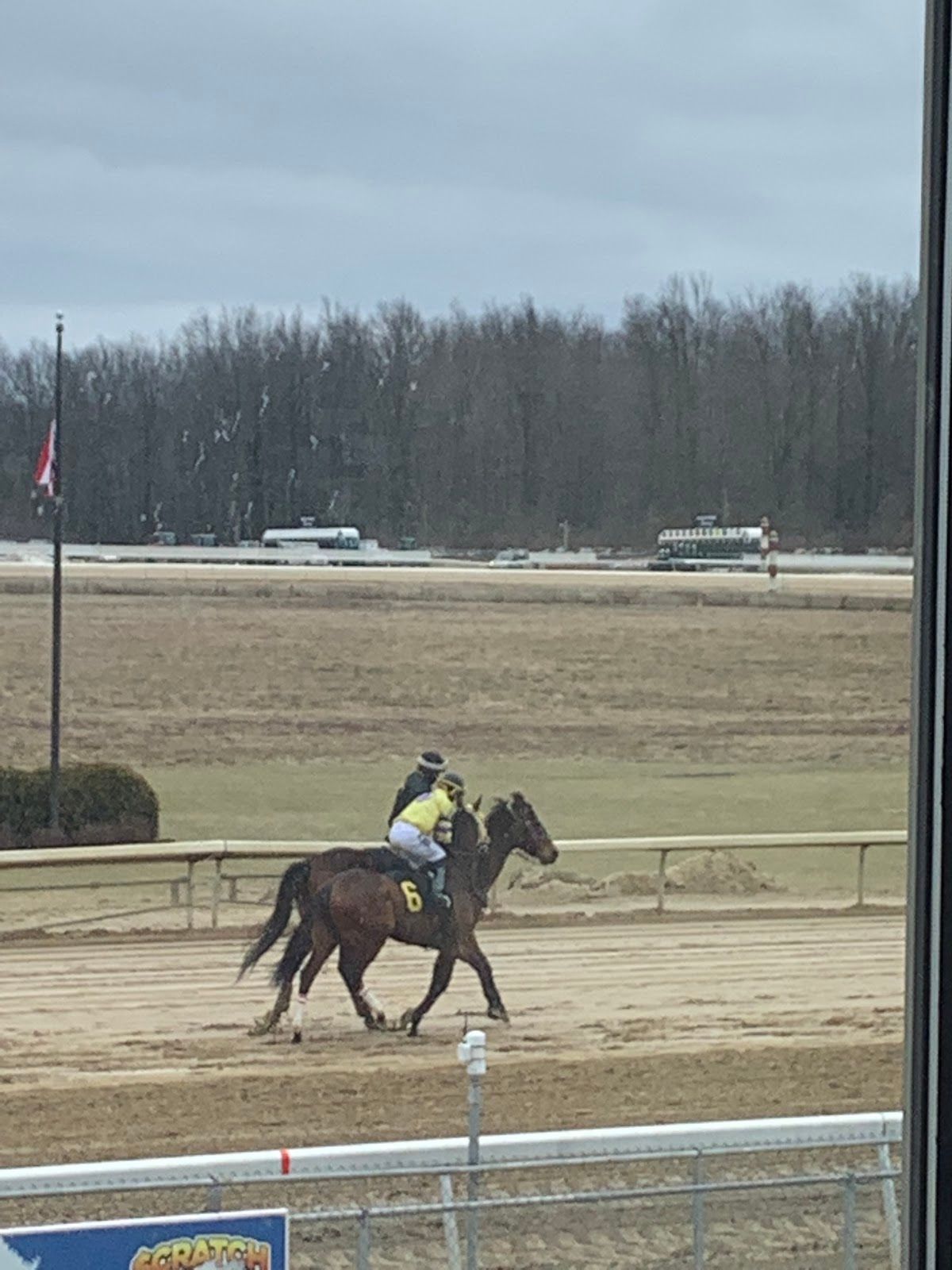Hollywood Gaming at Mahoning Valley Race Course photo 6