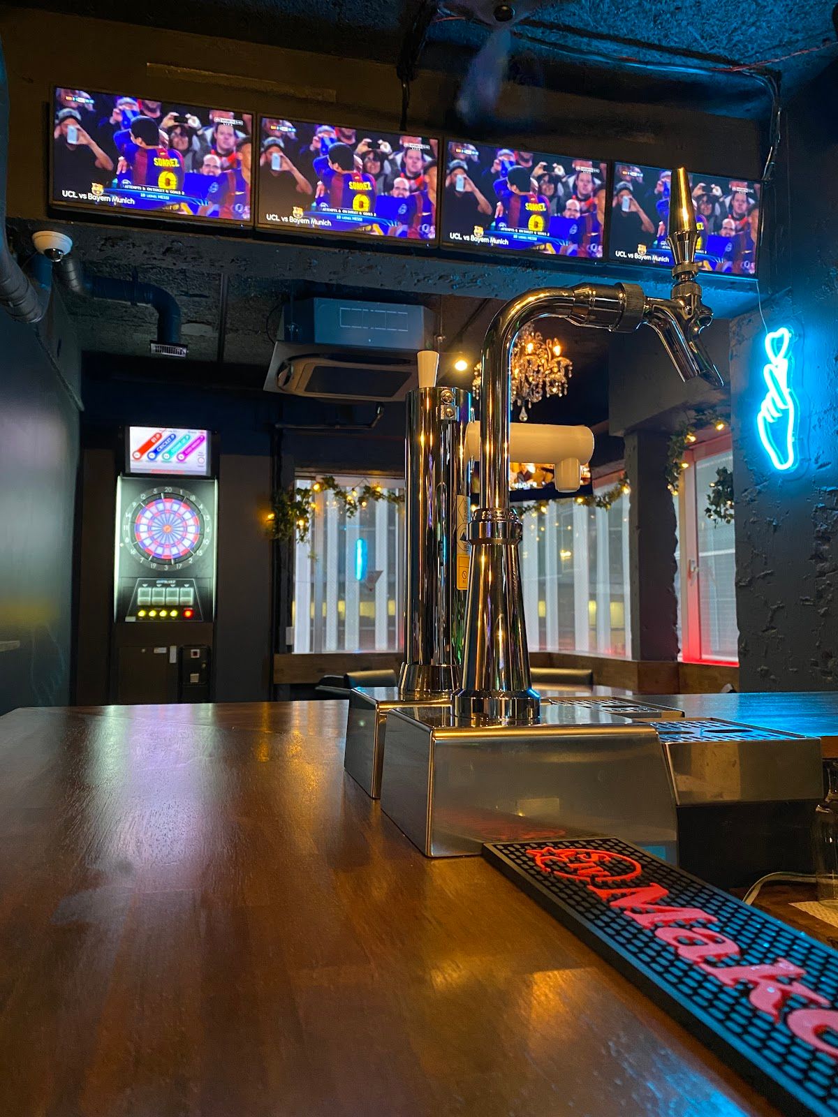 QUEENS AMUSEMENT POKER BAR photo 8