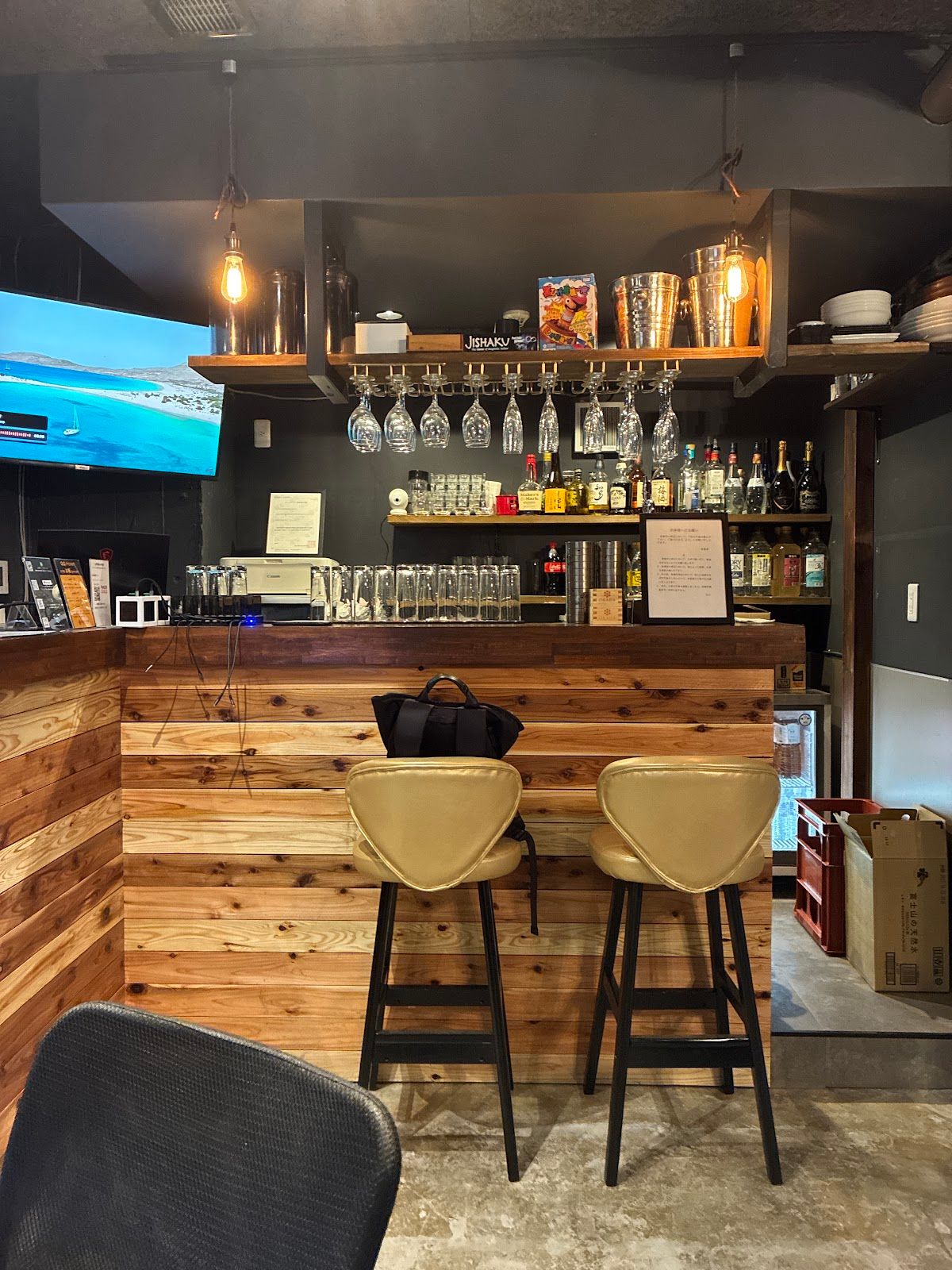 QUEENS AMUSEMENT POKER BAR photo 10