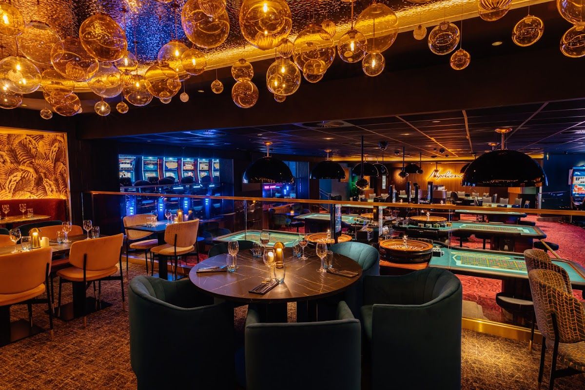 Napoleons Casino & Restaurant, Leeds – Poker photo 2