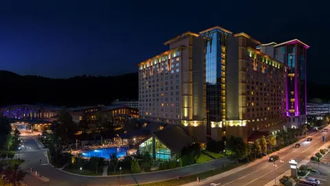 Harrah's Cherokee Casino Resort - Casino in Cherokee, United States