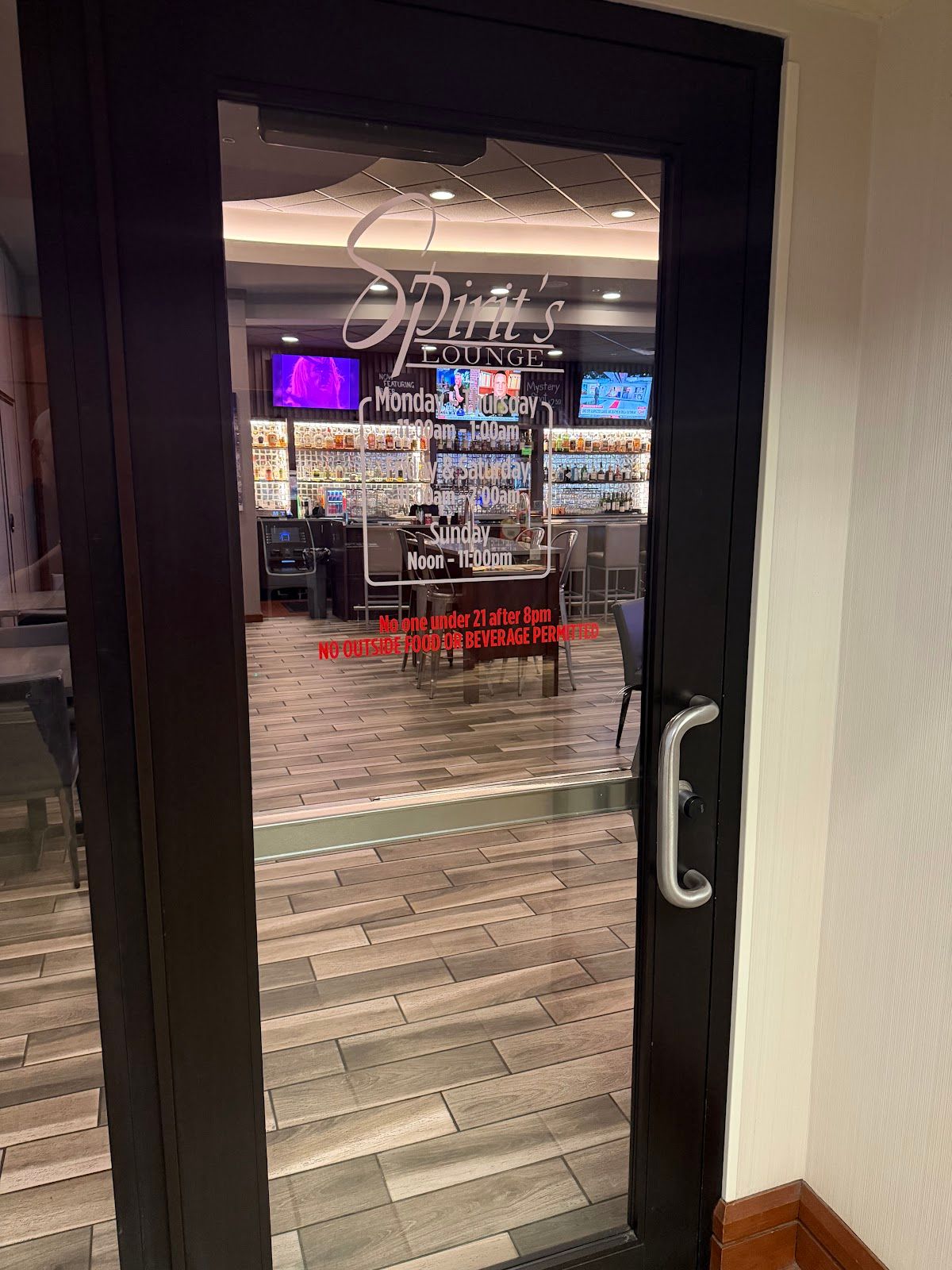 R Lounge Slots photo 5