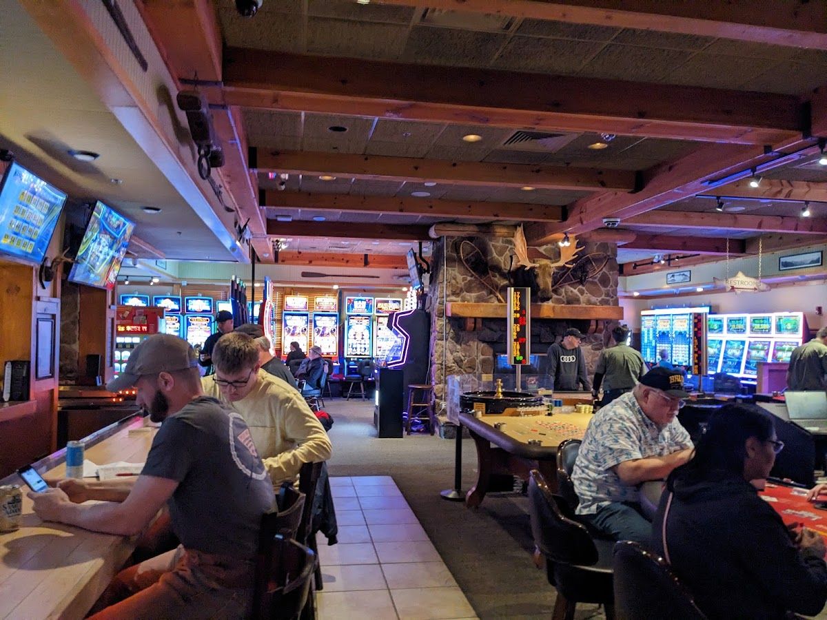 Lucky Moose Casino & Tavern photo 5