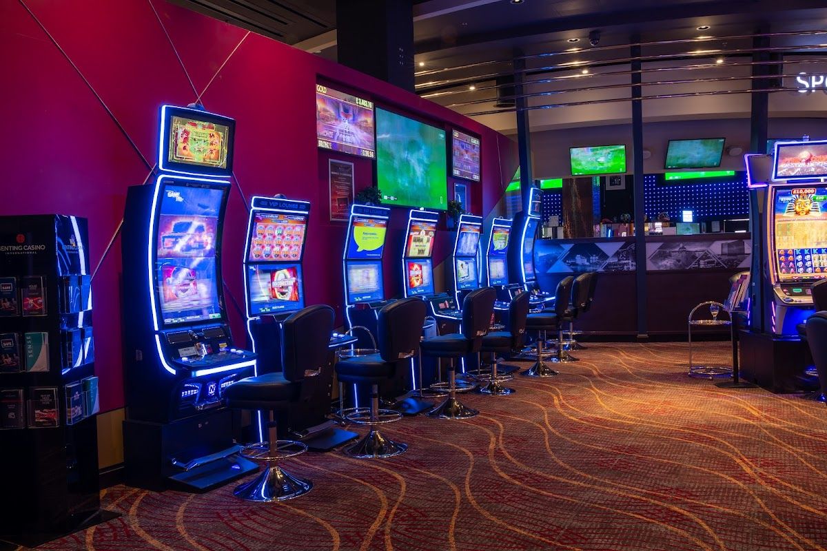 Resorts World Casino – Poker photo 2