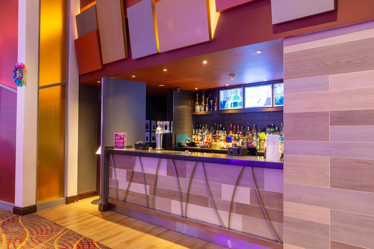 Resorts World Casino – Poker photo 10