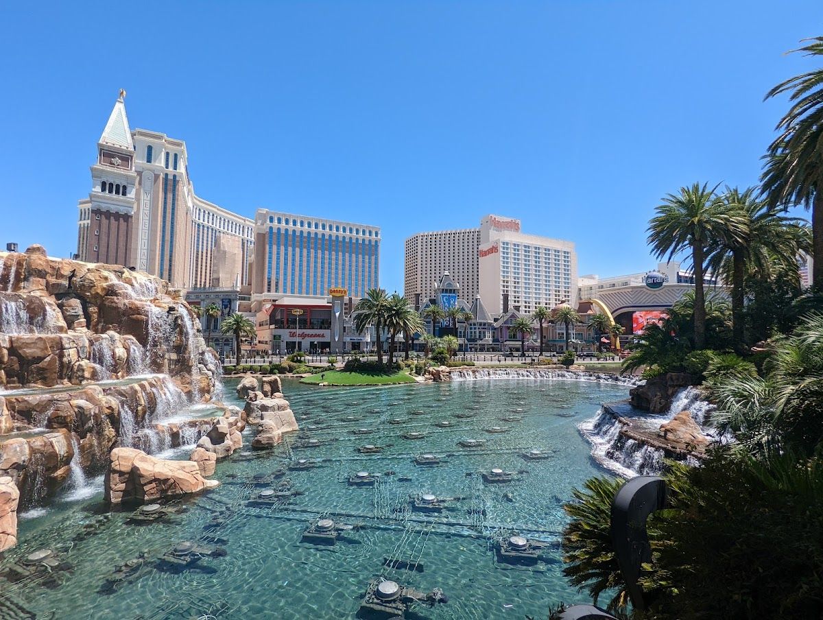The Mirage photo 9