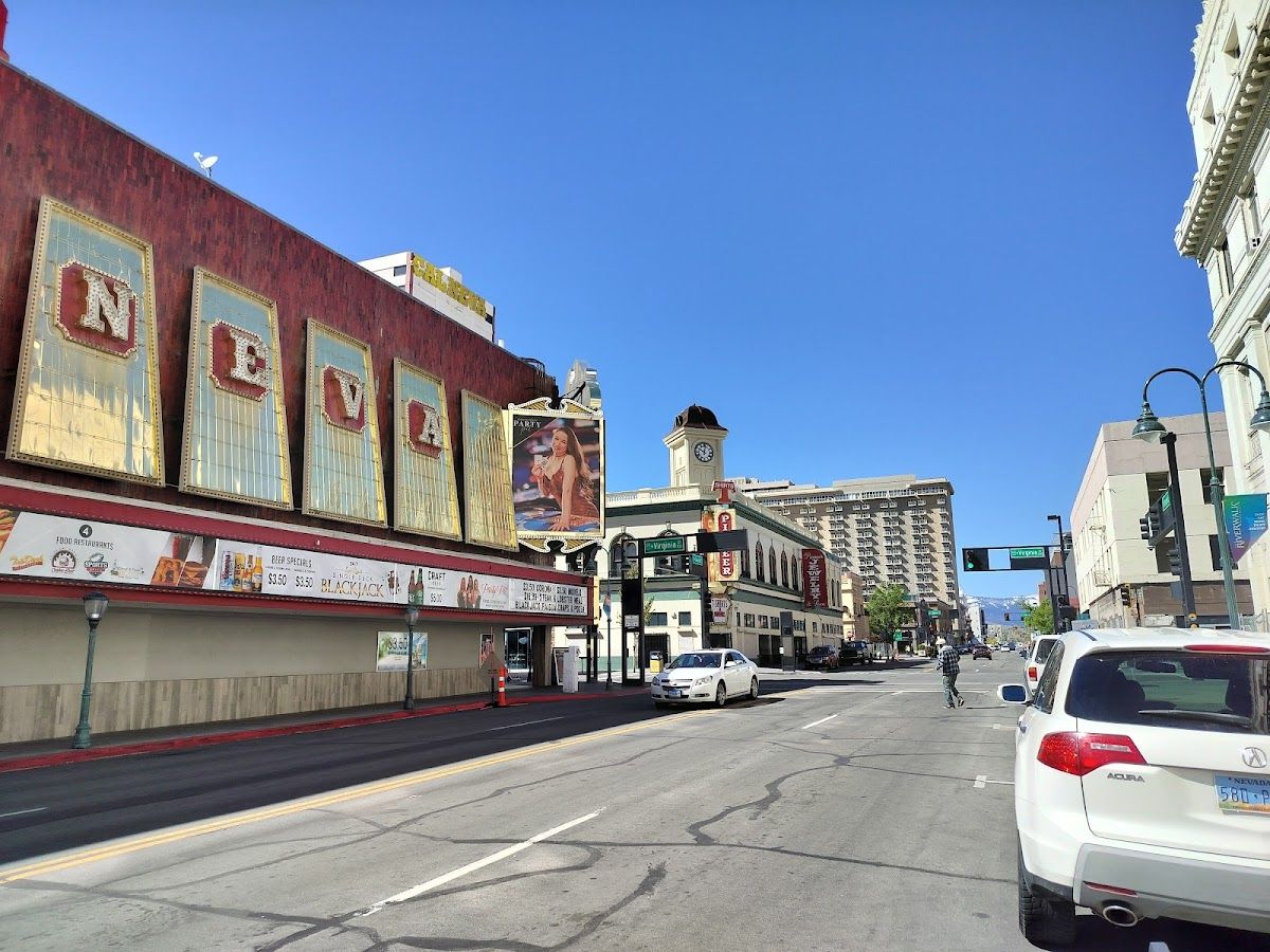Club Cal Neva Hotel Casino photo 3