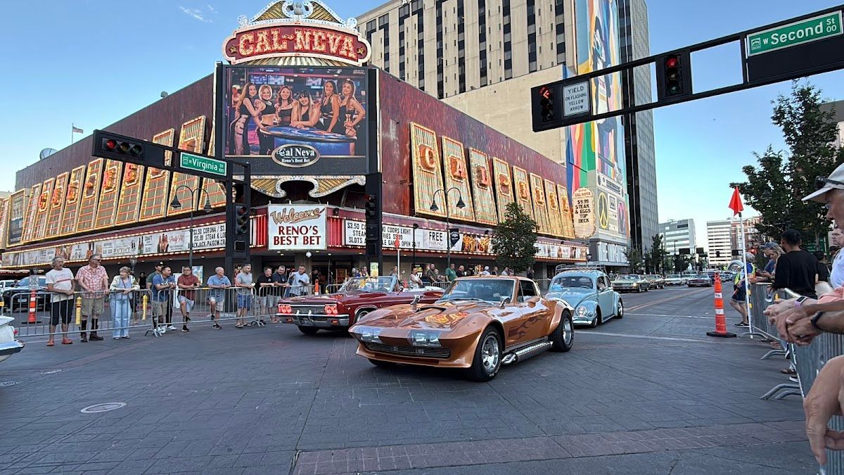 Club Cal Neva Hotel Casino photo 10