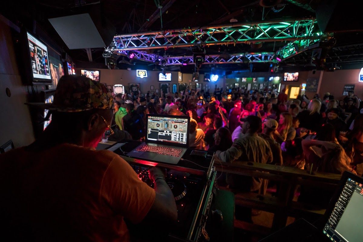 Sidekicks Sports Bar E-Tabs photo 9