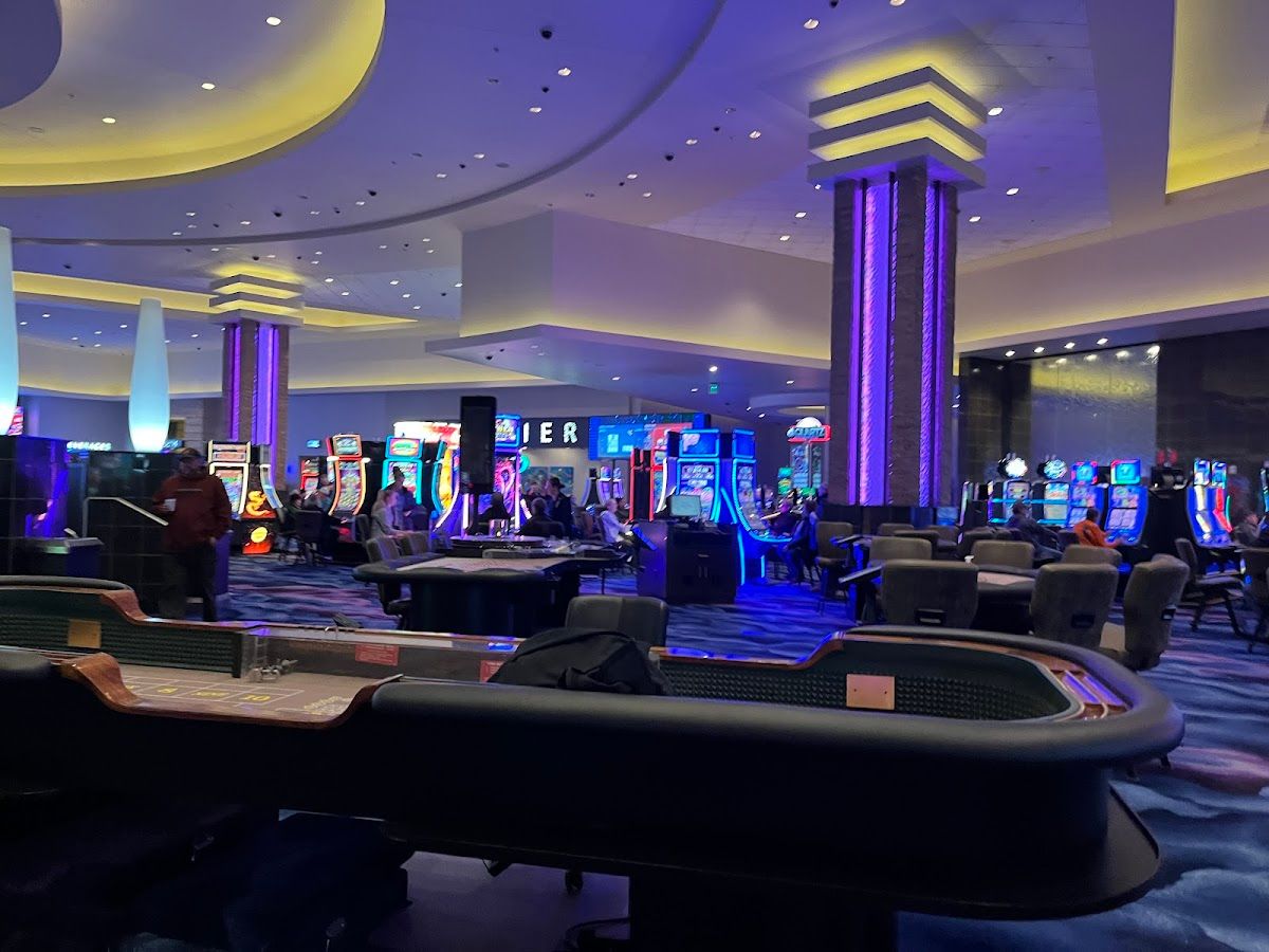 Grand Falls Casino & Golf Resort - Casino in Larchwood, United States