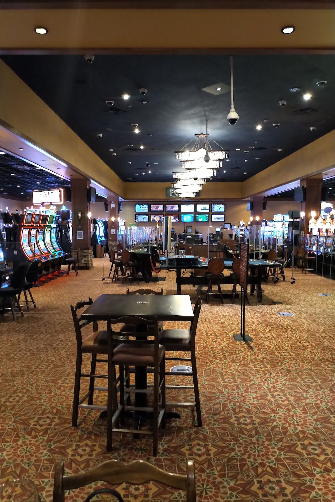Eagle River Casino & Travel Plaza – Poker photo 2